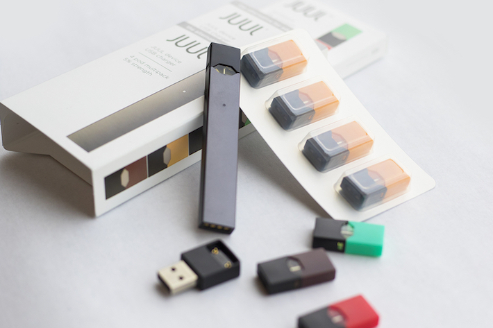 Official Juul pods and the device