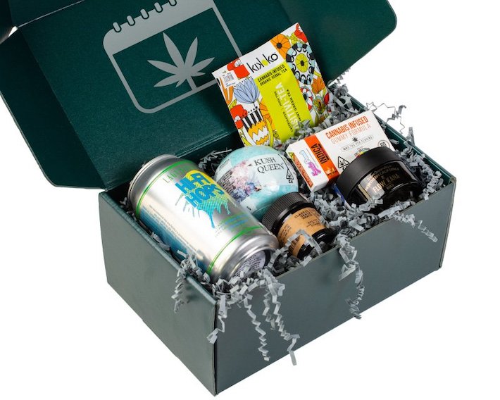 MonthLeaf cannabis weed box